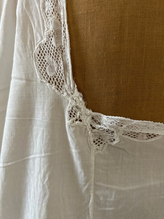 1920s Embroidered Lace Trim White Cotton Drop Wai… - image 7
