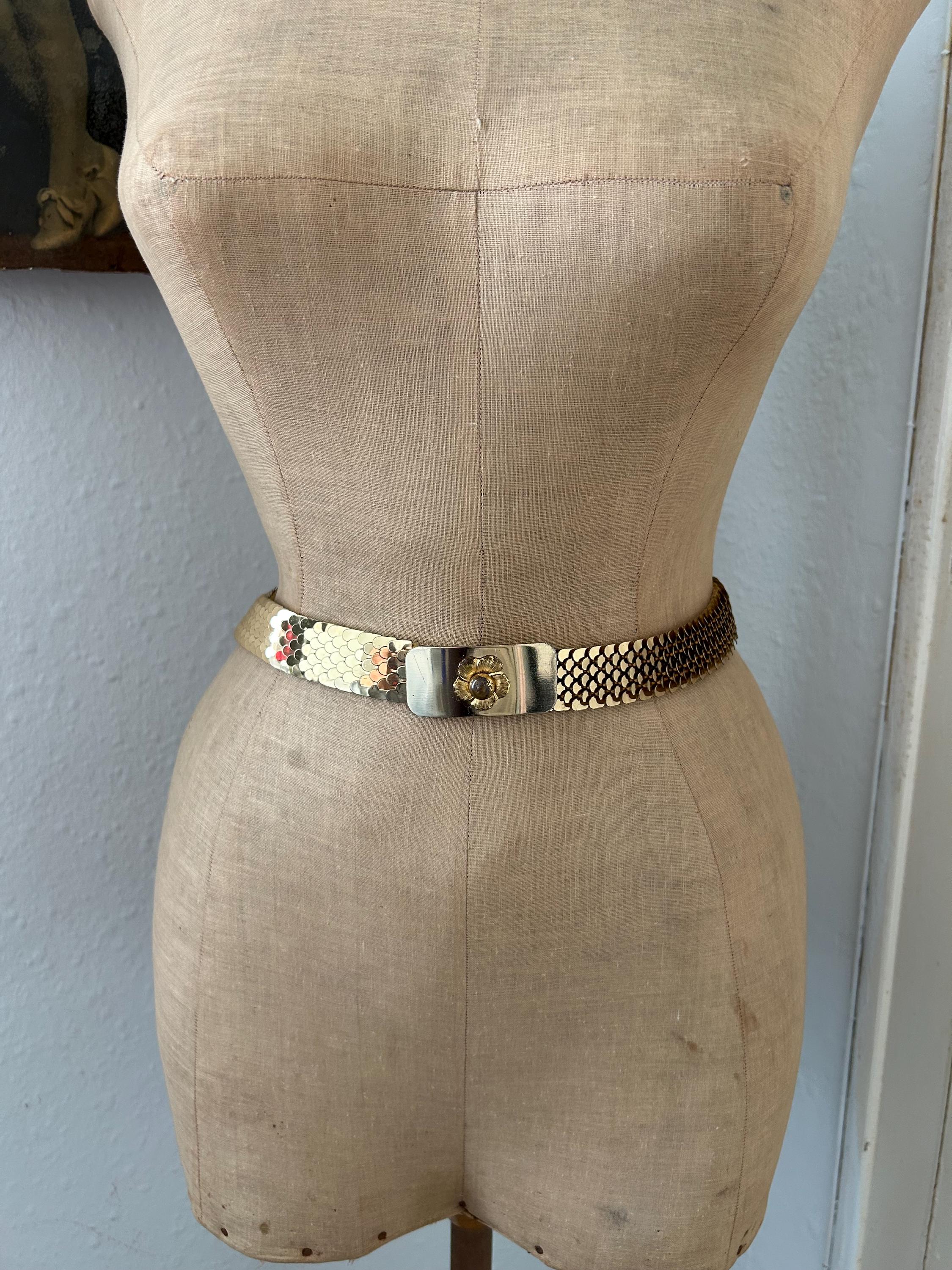 Vintage Gold Belt Fish Scale Metal Stretch 1970s Disco Queen Glamour Elastic Vintage 70s Gold Metal Fish Scale Stretch Belt Disco Size  main image 2