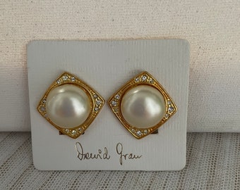 Vintage David Grau Classic Round Dome Pearl Cabochon Gold Plated Diamond Square Rhinestone  Clip On Earrings 80s Deadstock Gift for Her