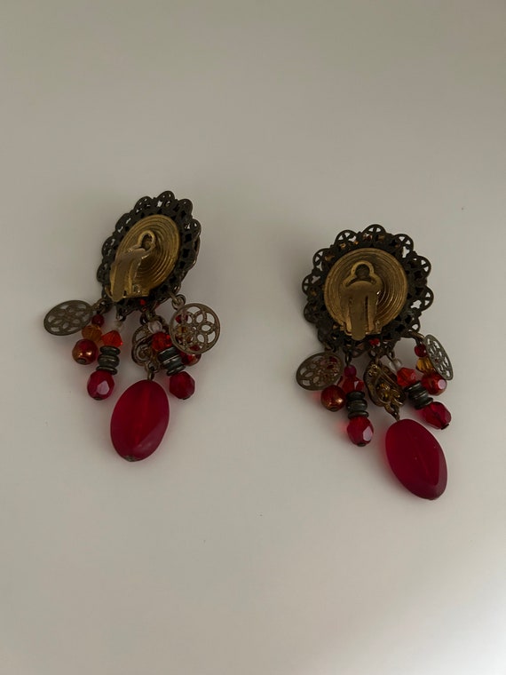 Vintage Artisanal Red Flower Dangle Clip Earrings… - image 4