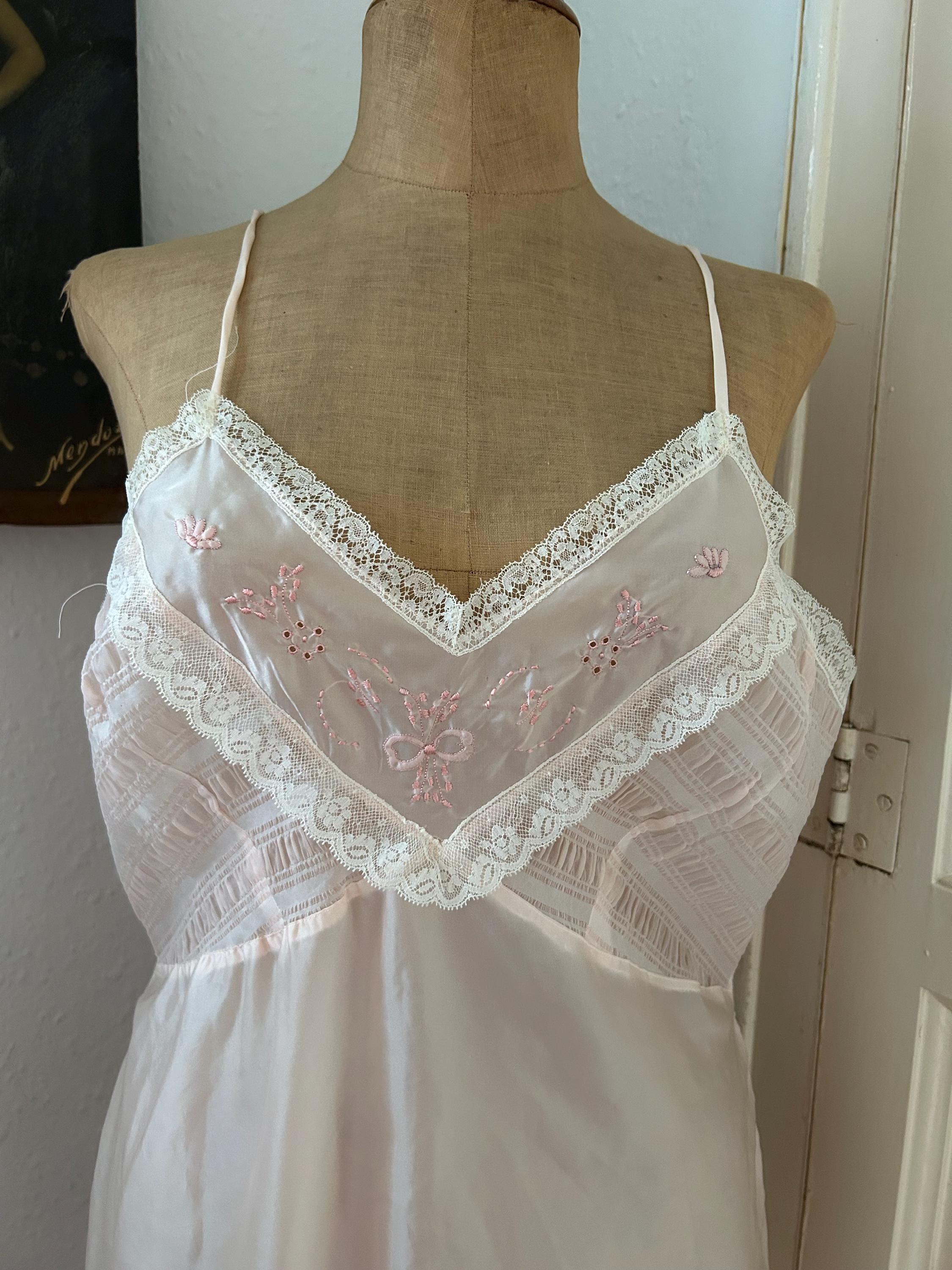 Robe Nuisette Vintage En Nylon - Motif Rose Avec Dentelle Blanche Et Fleurs - Taille 44