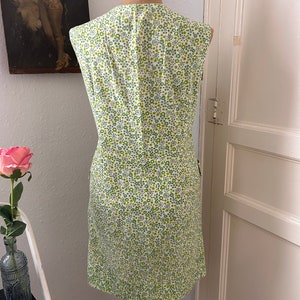Vintage 1960s Green Floral Print Sleeveless Shift Dress with Pockets zdjęcie 8