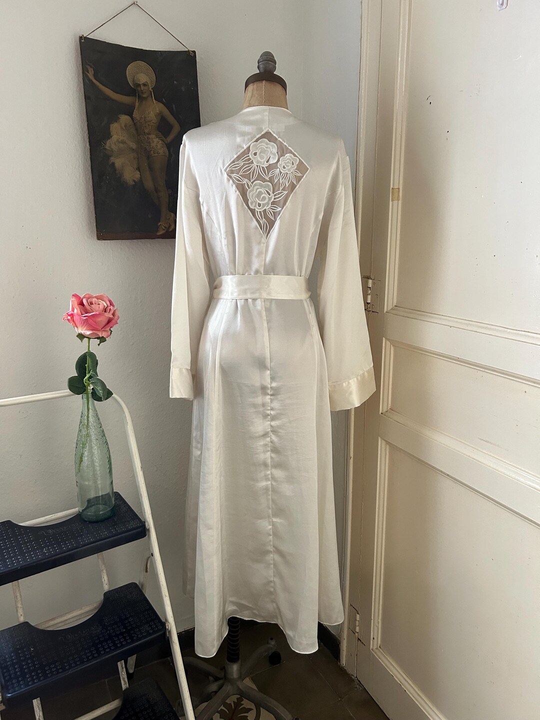 Vintage Cream Satin Robe: 90s Floral Applique Dressing Gown - Etsy