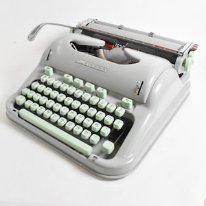 Olivetti Valentine オリベッティ　タイプライター olivetti オリベッティ 