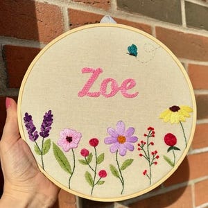 Embroidery hoop, personalized gift, floral name embroidery, hand flower embroidery, embroidered name, baby gift, girl, boy, nursery