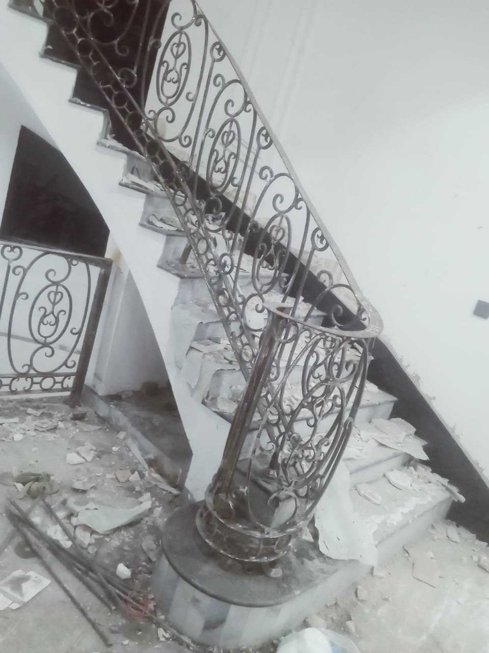 Hand Wrought Iron Spiral Stairs Railing Spanish Railing