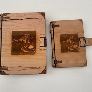 Romeo and Juliet Cherry Wood Book Box.  With Shakespeare signature.  A perfect love gift for her birthday or anniversary