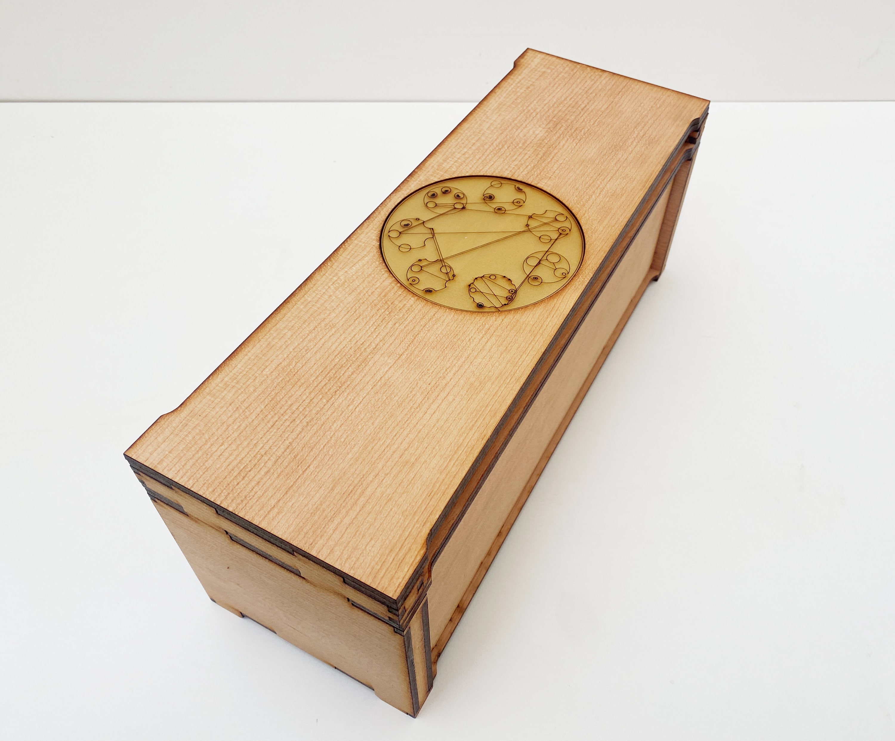 ドクター・フーのワインまたはウイスキーボックス。ガリフレイ語のテキスト - フーヴィアンのためのガリフレイ語で自分の名前を記したテキスト。ターディスやコスプレにぴったり  - Etsy 日本, image size:3000x2483