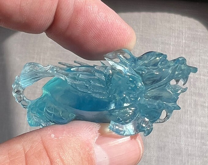 Aquamarine carving - Exceptional highly detailed carving of a dragon - hand carved beryl collector display piece