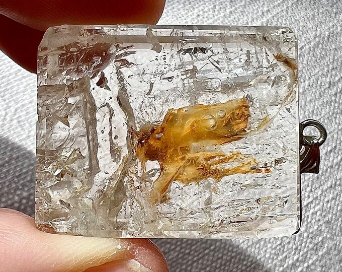 Specialty Enhydro - Moving bubble with falling yellowish brown sediment - interesting combination - silver pendant ID1025