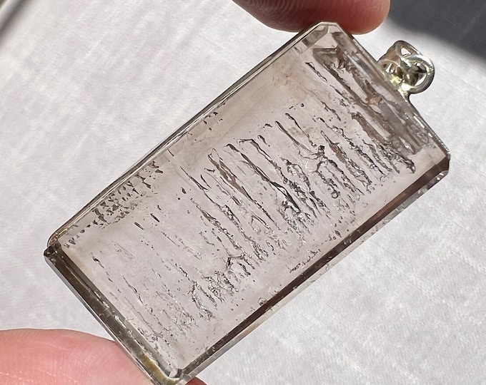 Enhydro pendant with tiny bubbles and superb internal crystals - quartz rock crystal enhydro inclusion - ID A0067