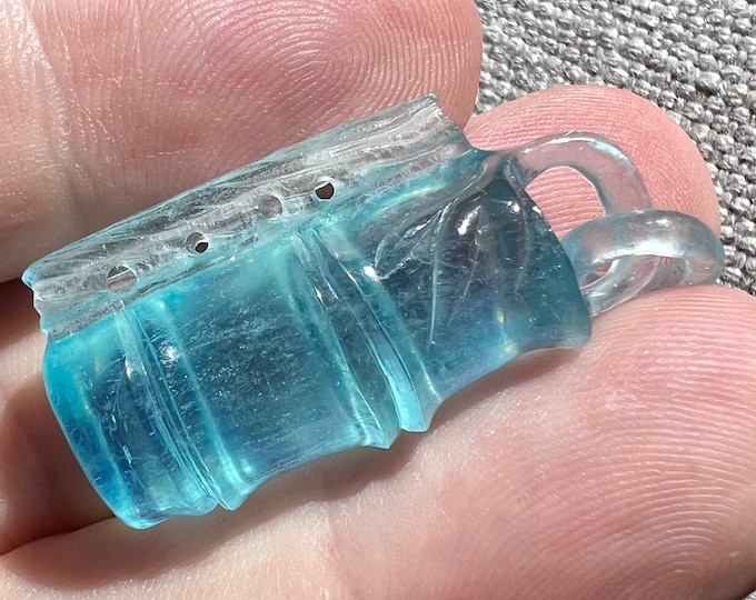 Superb detailed aquamarine carving - small light blue beryl sculpture pendant - bamboo - Collector display piece