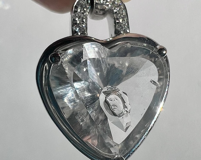 Elegant heart-shaped faceted Enhydro pendant with bubble in the center - quartz rock crystal - ID A0420