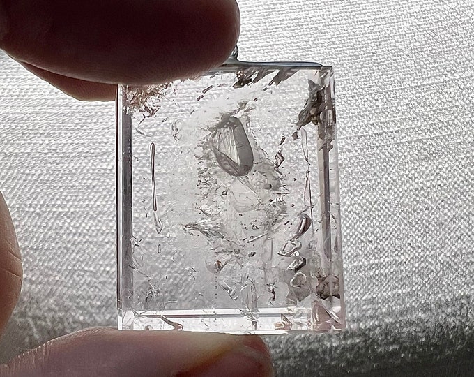 Enhydro with nice moving bubble - elegant quartz rock crystal pendant with chain