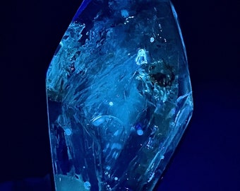 Enhydro pendant with large bubble moving throughout multiple cavities - quartz rock crystal enhydro inclusion ID A0050