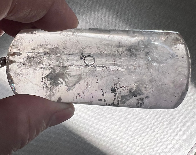 Enhydro piece - Collector Bubble moving in a very LONG cavity - quartz rock crystal - Very fine ID A0380
