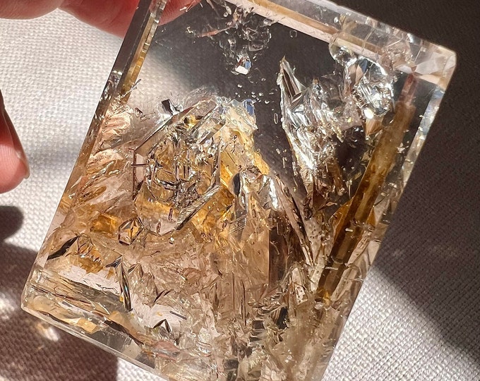 Inclusion - Natural quartz rock crystal tower, faceted ingot with superb internal crystal formations - display tower IDA 0347