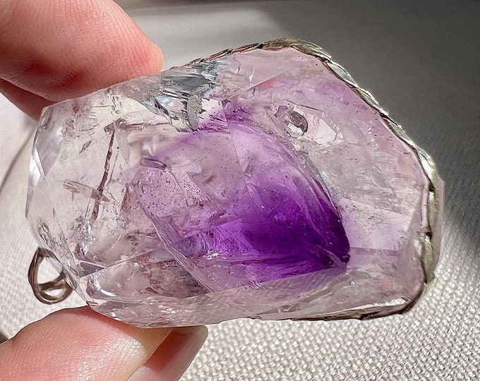 Enhydro - Rock quartz crystal silver pendant with enhydro moving bubble and amethyst phantom- ID A0392