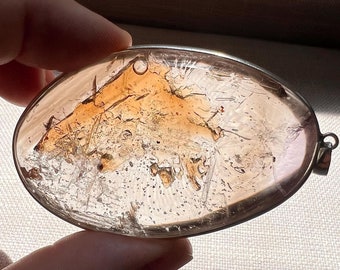 ON HOLD - Enhydro - superb citrine enhydro - quartz rock crystal with a moving bubble in a very large cavity - ID A0393