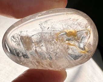 Teardrop Enhydro with bubble and oil / petroleum- crushed ice quartz - unmounted rock crystal bubble inclusion - ideal for jewelry- ID A0202