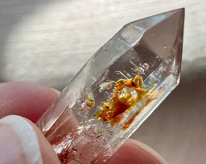 Petroleum quartz "golden Enhydro" firefly specimen - quartz rock crystal polished specimen with bubble in petroleum ID A0084