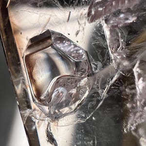 Enhydro quartz rock crystal specimen with 1 large bubble- Large pendant with superb internal inclusions manifestation crystals IDA0633