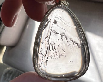 ON HOLD Rare "scenery" Enhydro silver pendant - Quartz rock crystal with exceptional internal crystals - 2 moving bubbles