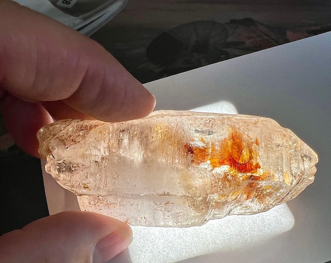 Large Petroleum quartz "golden Enhydro" firefly specimen - quartz rock crystal unpolished specimen with bubble in petroleum ID A0208