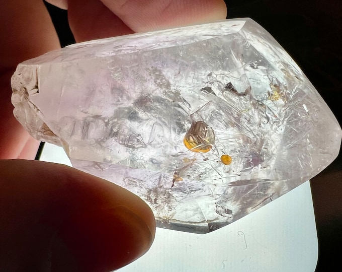 Petroleum Enhydro multiple bubbles - Polished specimen clear quartz rock crystal with petroleum inclusion UV reactive - ID A0310