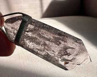 Inclusion - Hematite inclusion in quartz rock crystal - quality pendant IDA 0414