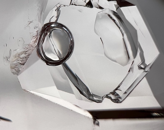 Enhydro - Top quality quartz rock crystal with bubble moving around an internal crystal shape cavity - Remarkable - ID A0387