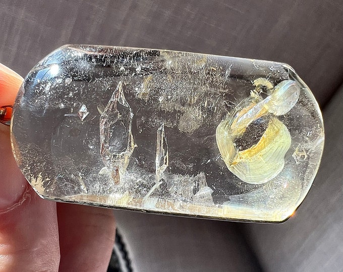 Inclusion - Quartz rock crystal pendant with internal etched crystal formation - Elegant silver pendant - ID A0223