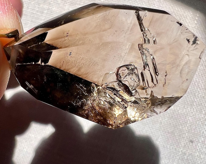 Enhydro - Quartz rock crystal pendant with moving bubbles and superb internal formations - ID A0539