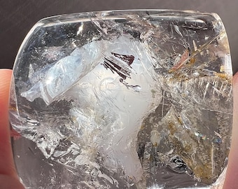 Enhydro bubble - unmounted quartz rock crystal with moving bubble in uncommon, frosted cavity - ID A0559