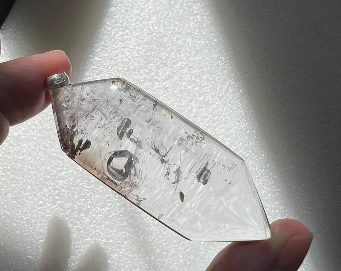 Enhydro quartz rock crystal specimen with 1 large bubble- Large pendant with superb internal inclusions manifestation crystals