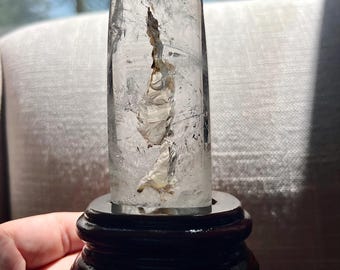 Elegant Enhydro display piece - Large moving bubble and falling sand in the smaller cavity - ID A599