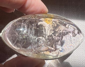 Enhydro - Fascinating quartz rock crystal pendant with 4 moving bubbles, golden healer, hematite flakes - ID A0570