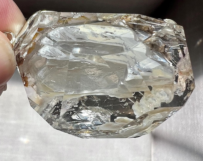 Inclusion - Quartz high-quality faceted rock crystal with superb internal formations - UV reactive - ID A0520