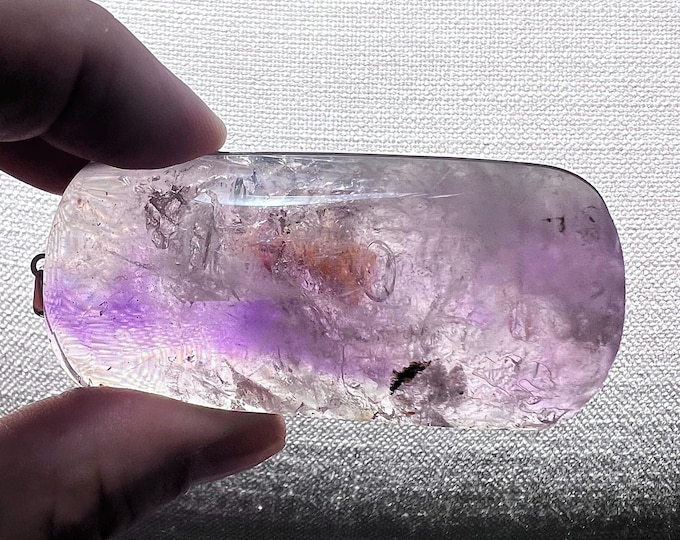 Enhydro amethyst pendant with large moving bubble and large fixed bubble in thin cavity - ID A0519