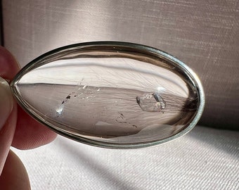 Inclusion - Quartz rock crystal with superb internal crystal formation and silver rutiles - Elegant teardrop silver pendant - ID A0329