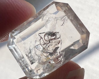 Faceted Enhydro - quartz rock crystal bubble inclusion - ID A0144