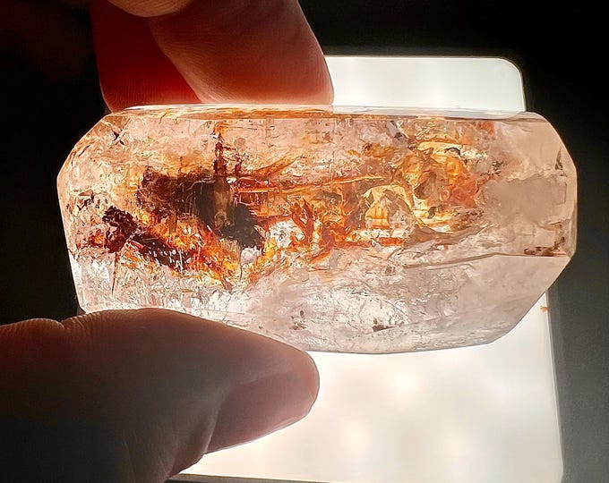 LOTS of liquid moving petroleum! Large petroleum quartz crystal from Madagascar - Golden firefly enhydro - Collector specimen  IDA0553