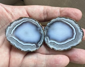 Superb banded agate geode - UV reactive, fine collector mineral cabinet specimen - IDA0605
