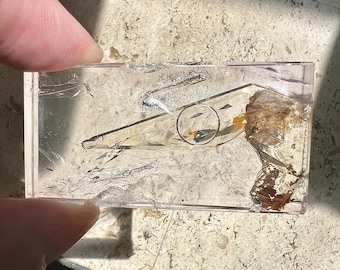 Unmounted Enhydro crystal with large moving bubble - ID A0621