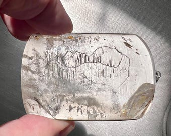 Enhydro - Large pendant with large bubble moving throughout a thin cavity - quartz crystal ID A0653