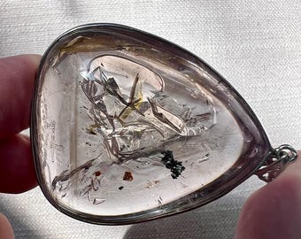 Enhydro silver pendant with Xlarge moving bubble and inclusions - quartz rock crystal - ID A0659