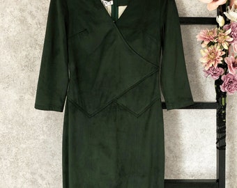 Emerald Green Faux Suede Midi Dress: V-Neck Office Style Emerald Green Faux Suede Midi Dress: V-Neck Office Style