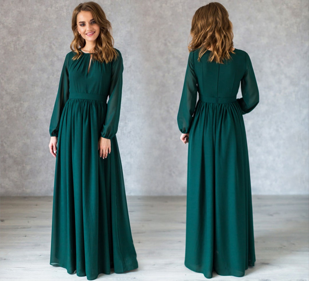 Emerald Green Elegance Chiffon Dress: Long Sleeve Formal Gown - Main Image