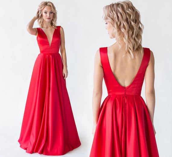 Red Satin Dress With Open Back and Built-in Bra / Woman Formal Long Prom  Dress / Deep V-neck Wedding Party Dress / Backless Evening Gown 