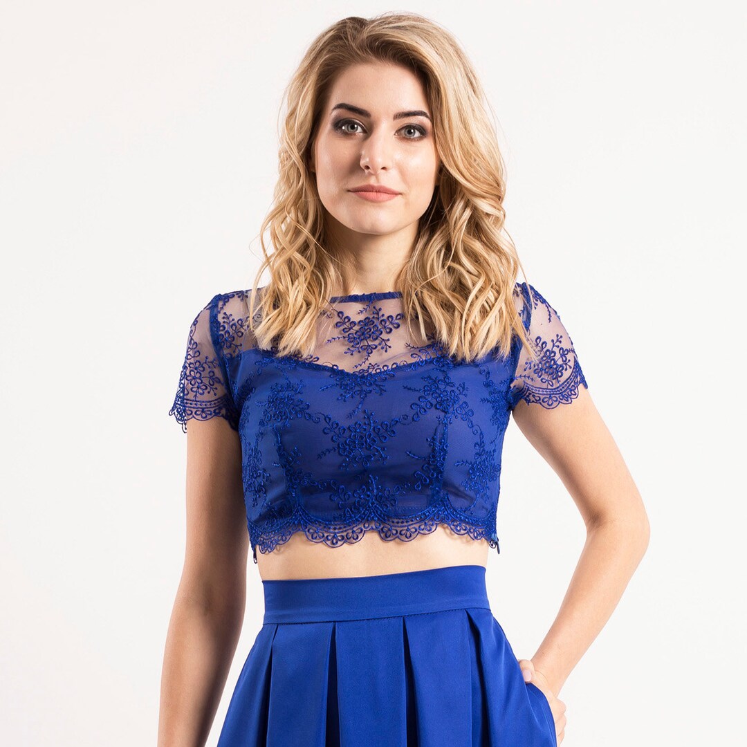 Blue Floral Print Lace Up Long Sleeve Crop Top For Women With V-Neck Tie Front Details